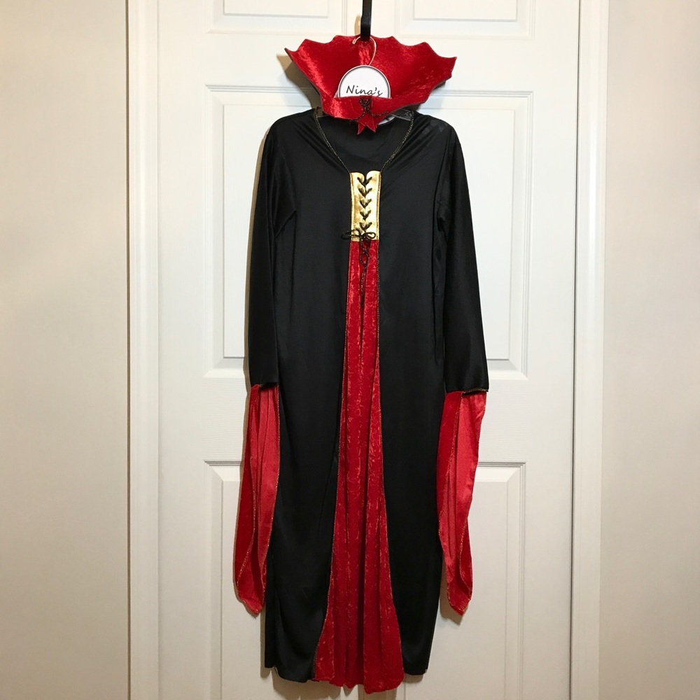 Gothic Vampiress Girls Halloween Costume Black/Red Size L (10-12)